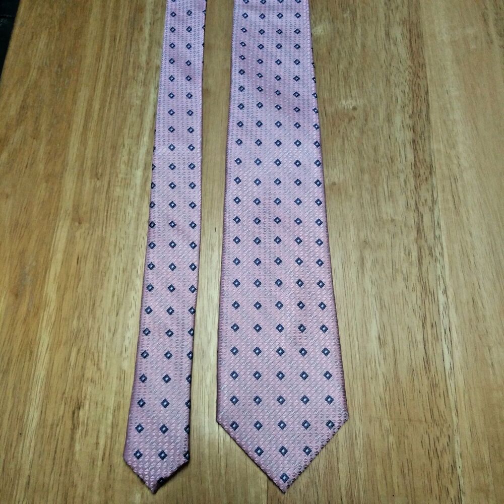 Saddlebred Silk/Poly Tie Pink with Blue Geometric Pattern 3X57"